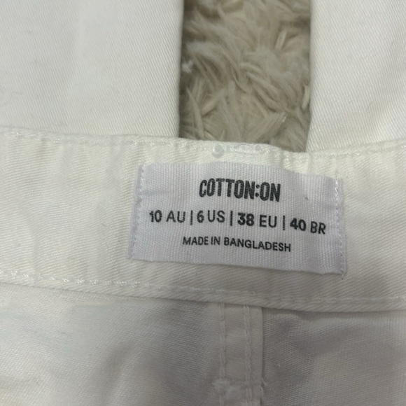 Cotton on white pants! - Picture 2 of 4